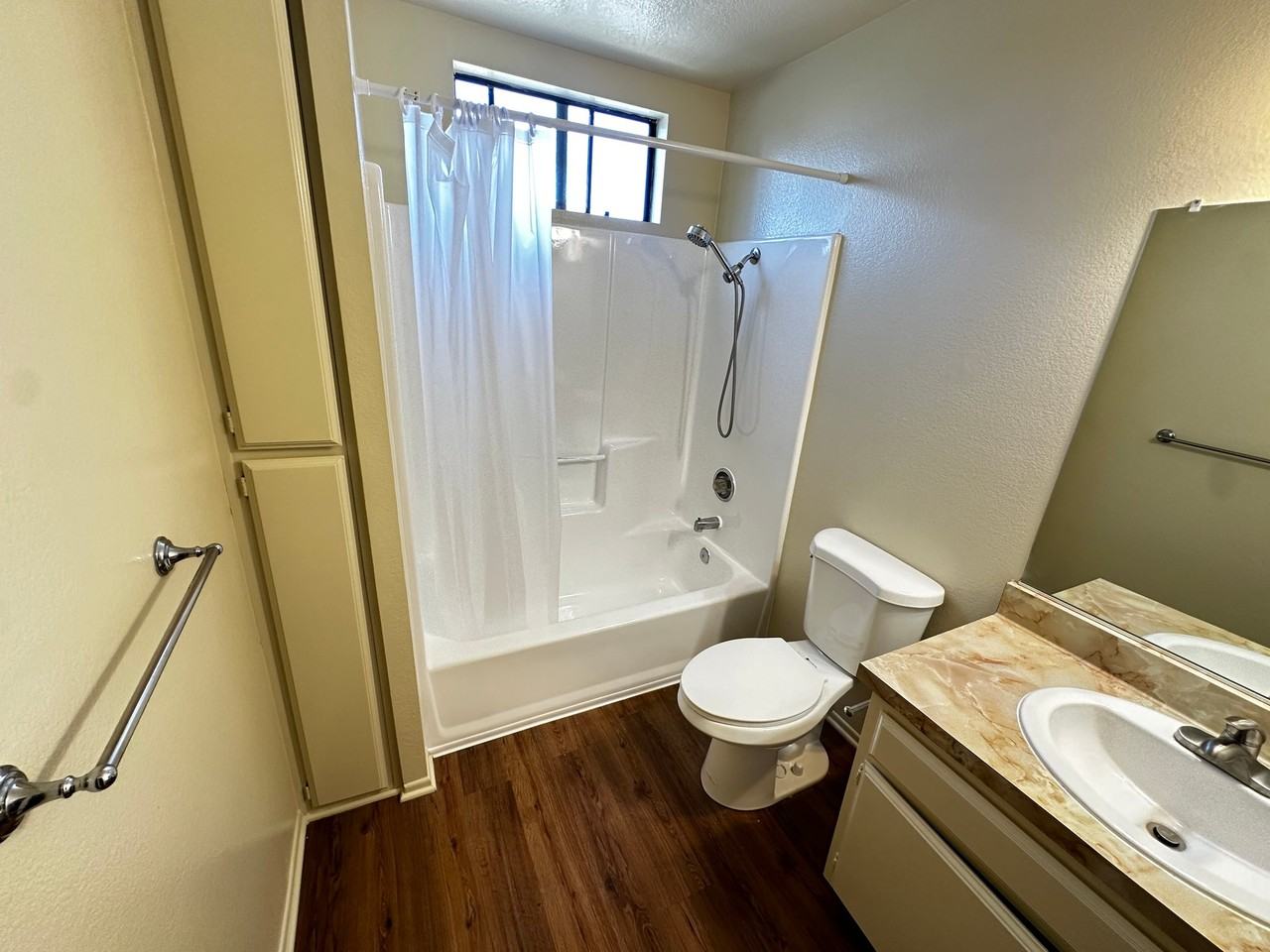 4280 Green Ave - Photo 6 of 20