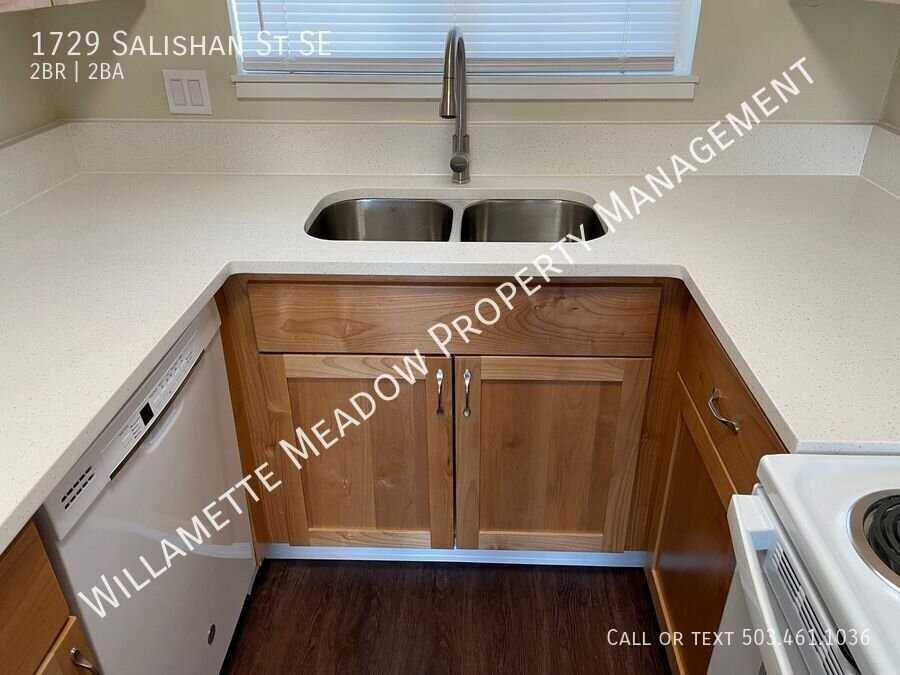 1729 Salishan St Se - Photo 6 of 20