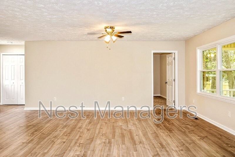 1604 Crescent Dr - Photo 4 of 14