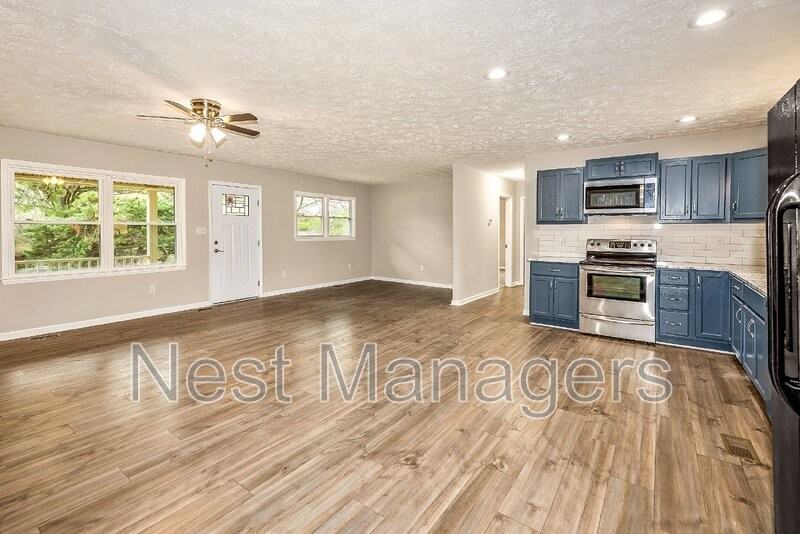1604 Crescent Dr - Photo 5 of 14