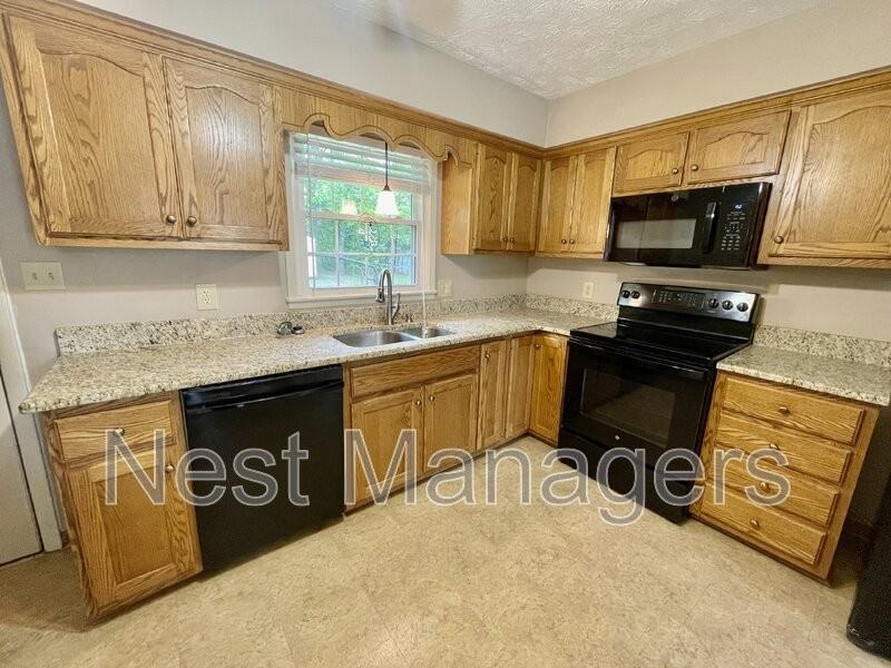 1414 Berkshire Rd - Photo 5 of 17
