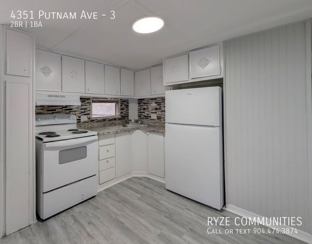 4351 Putnam Ave #3 - Photo 4 of 8
