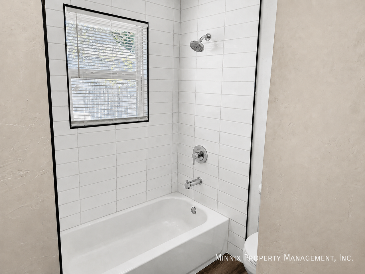 2405 25th St - Photo 7 of 11