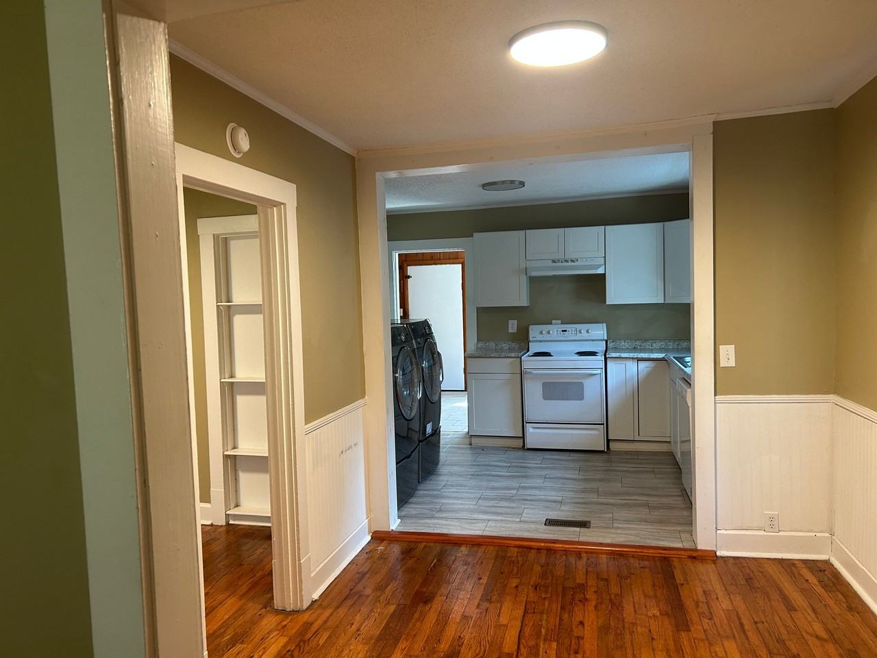 1216 N Spring St - Photo 2 of 13