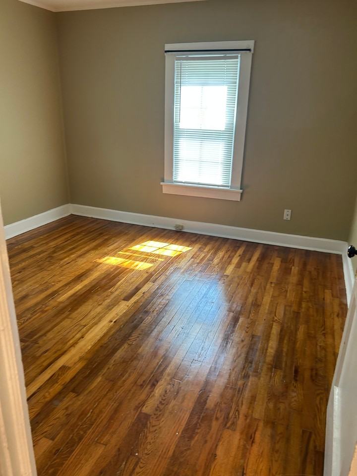 1216 N Spring St - Photo 4 of 13