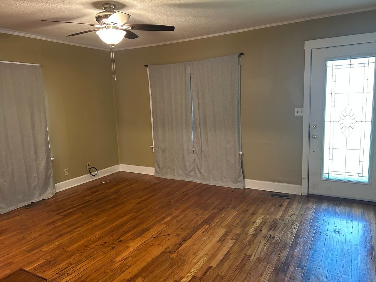 1216 N Spring St - Photo 6 of 13