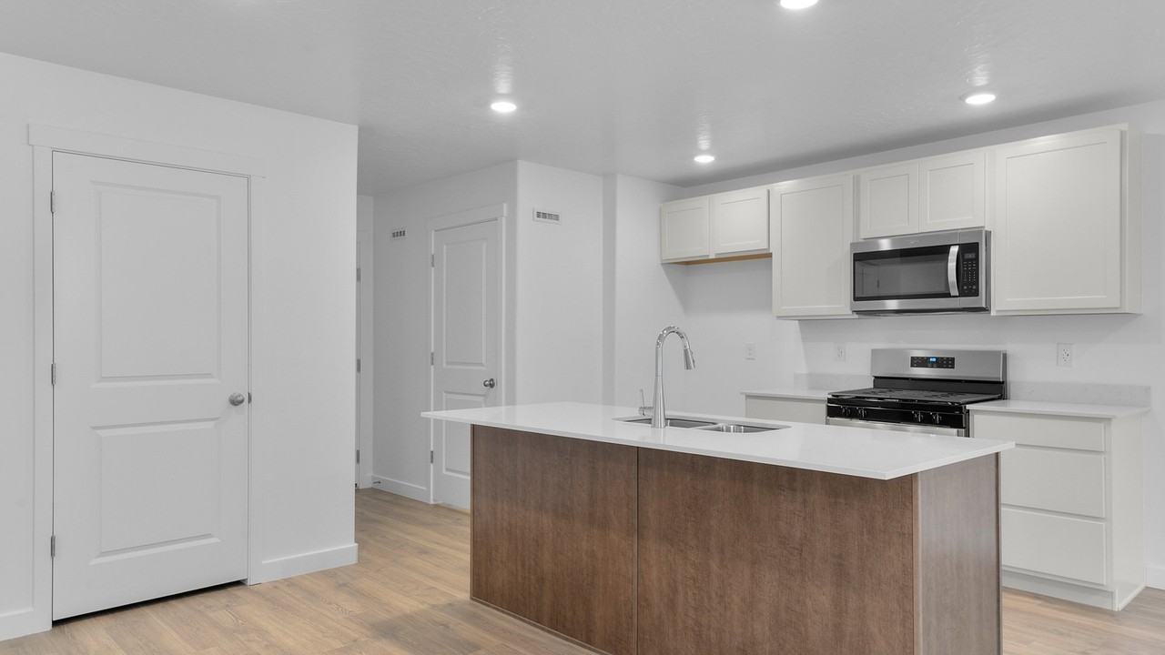 1936 E Corriente Dr - Photo 6 of 16