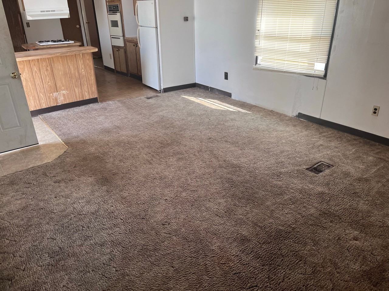 5501 9th St - Photo 4 of 6