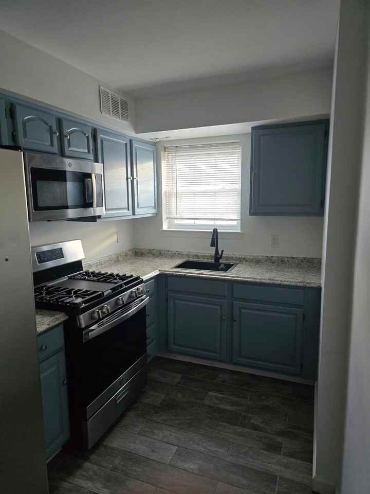 31A Franklin Ln #1stFL - Photo 3 of 10