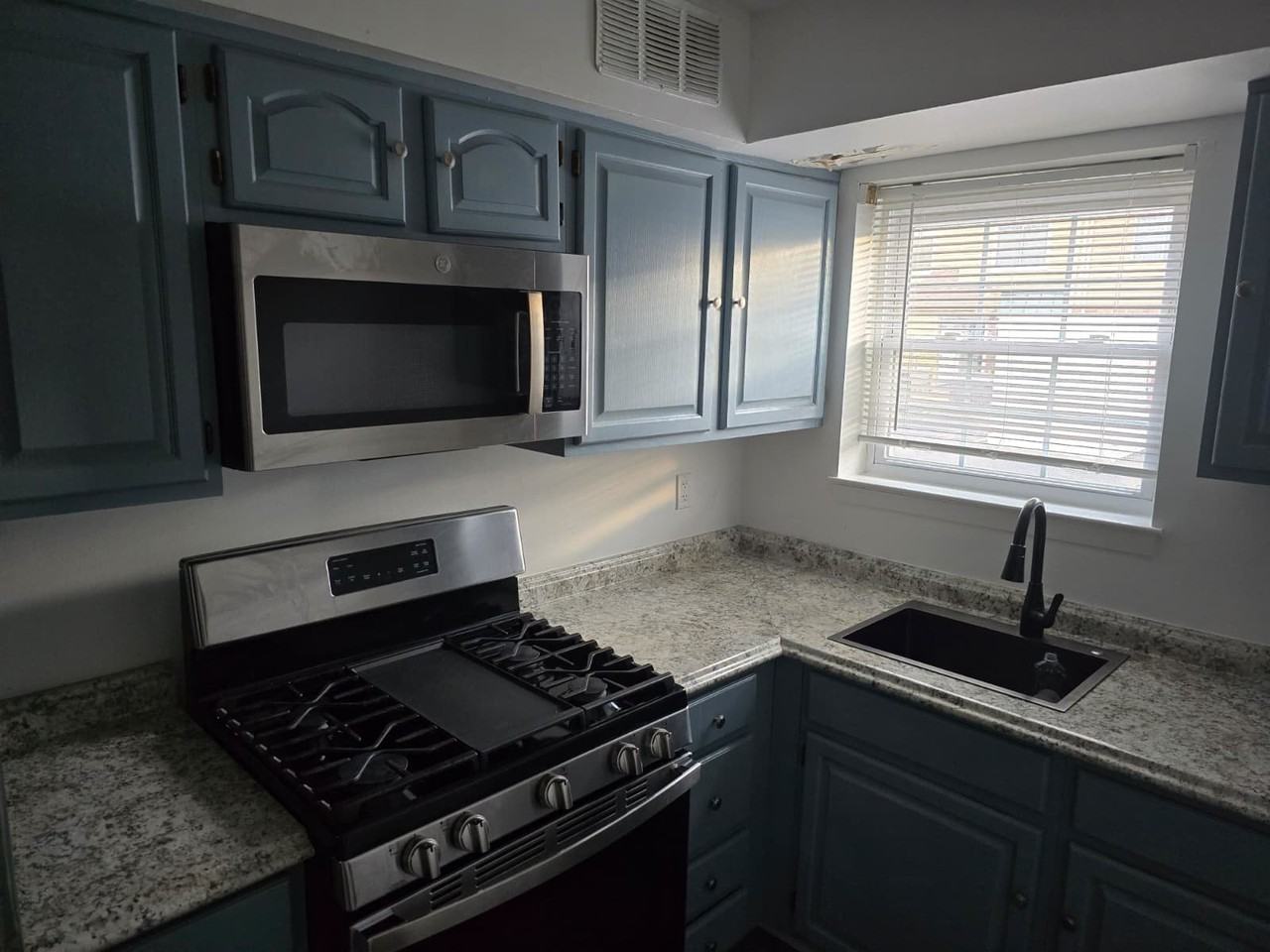 31A Franklin Ln #1stFL - Photo 4 of 10