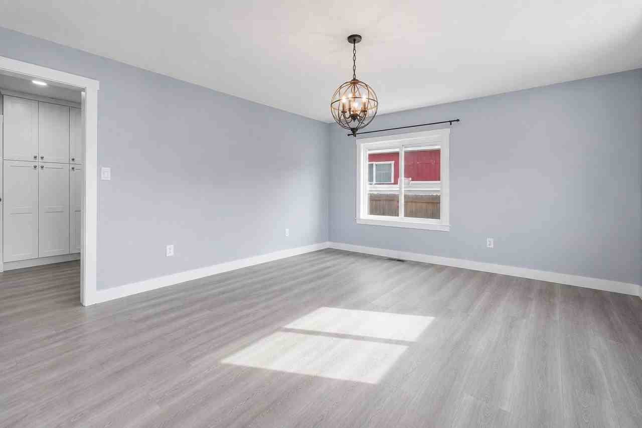 1051 W Oak St - Photo 5 of 10