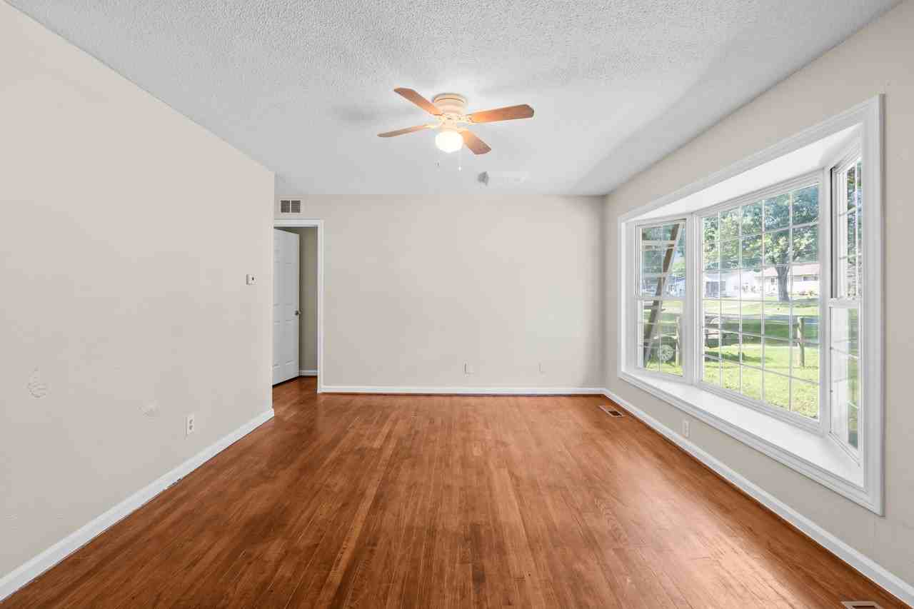 5310 Winona Dr - Photo 3 of 20