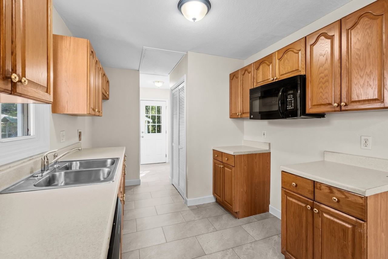 5310 Winona Dr - Photo 6 of 20