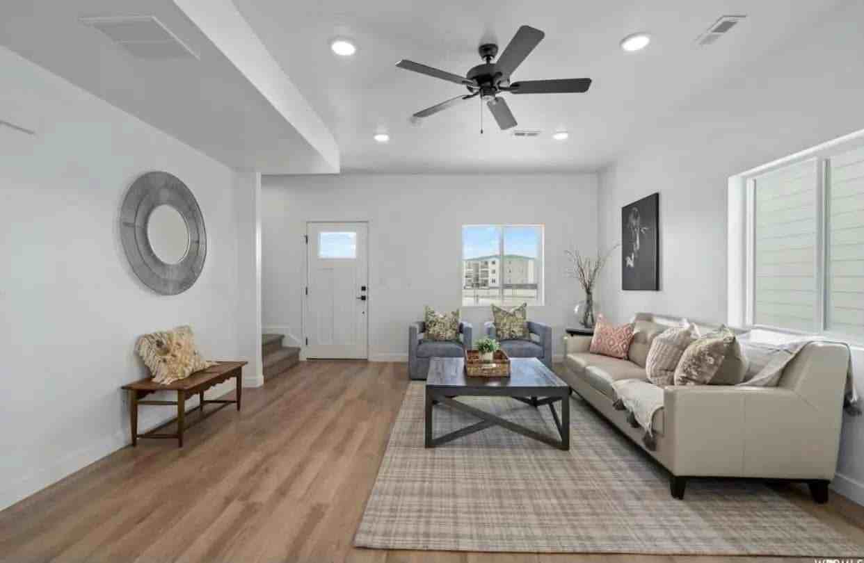 1111 E St - Photo 3 of 12