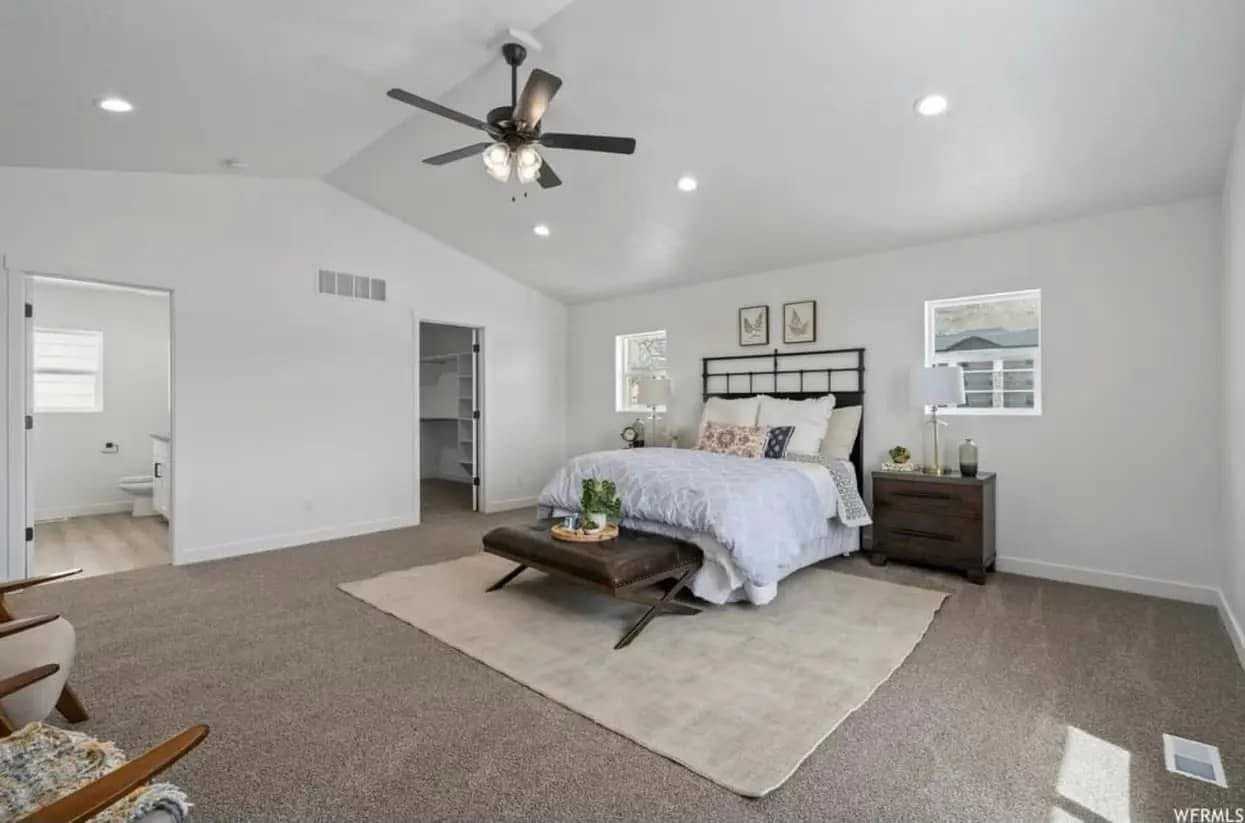 1111 E St - Photo 6 of 12