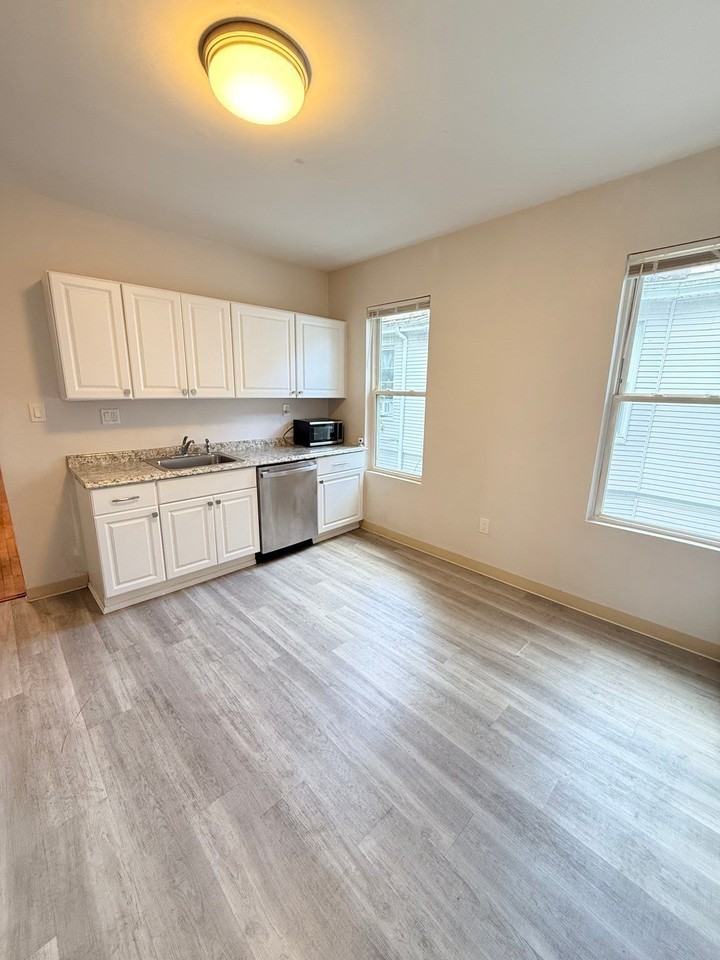 154 Stanwood St #3 - Photo 2 of 18