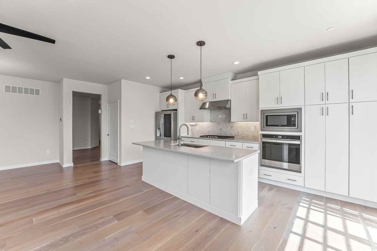 178 Kennedy Dr - Photo 2 of 16