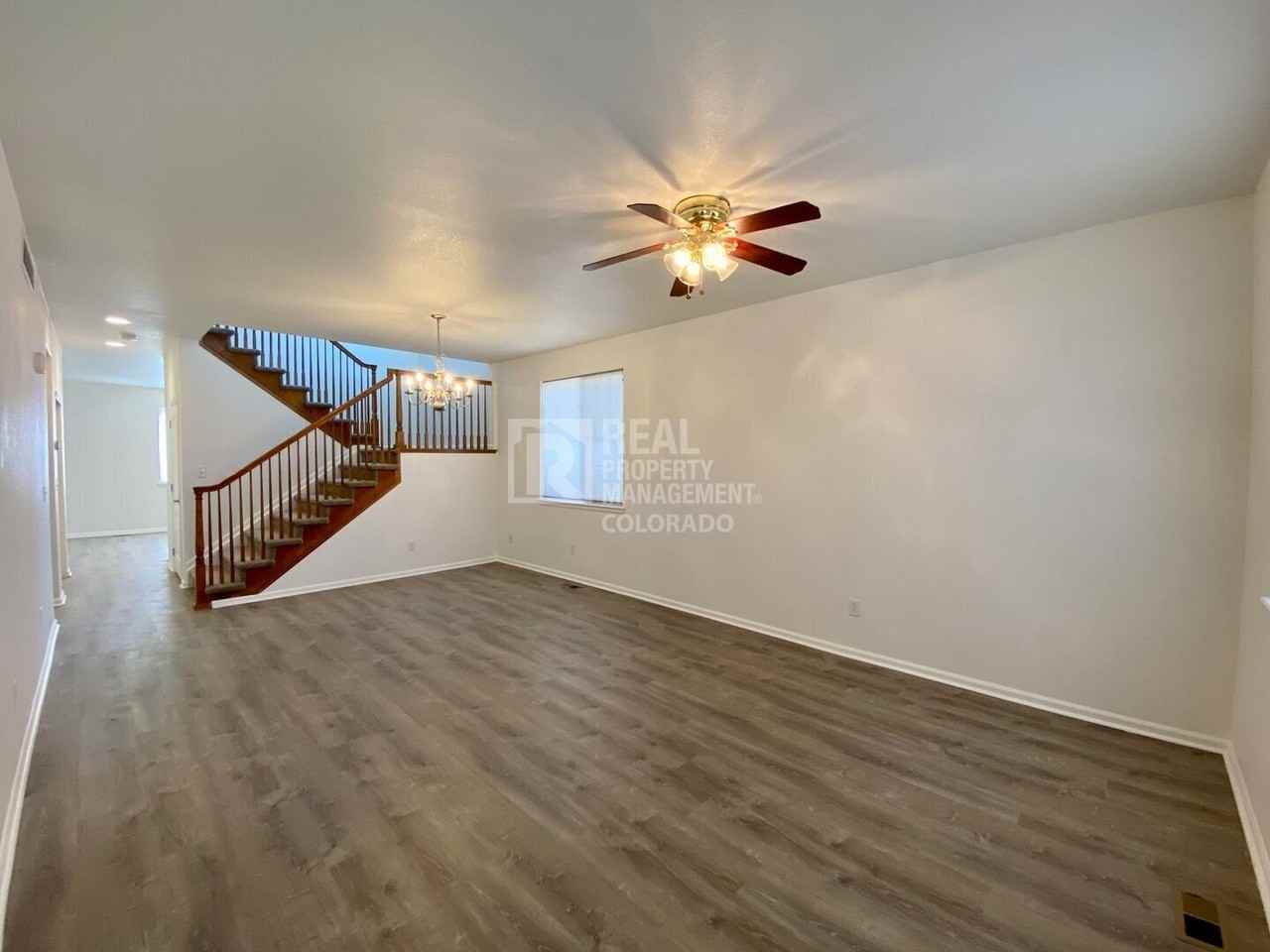 628 Mathews Way - Photo 4 of 25