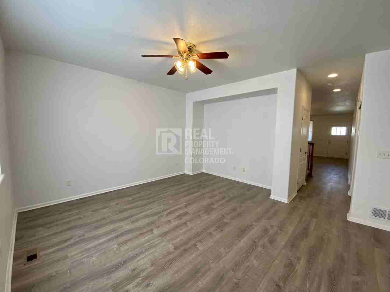 628 Mathews Way - Photo 7 of 25