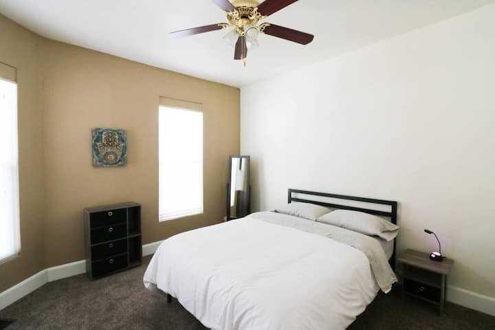 2010 E 10th St #1 - Photo 3 of 11