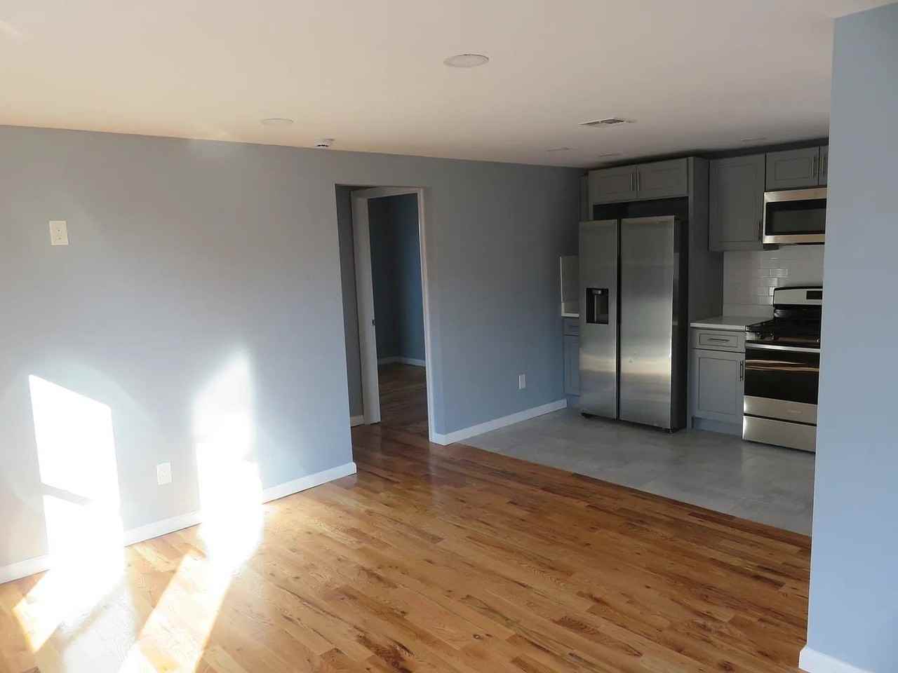 166 Catherine St #2 - Photo 3 of 9