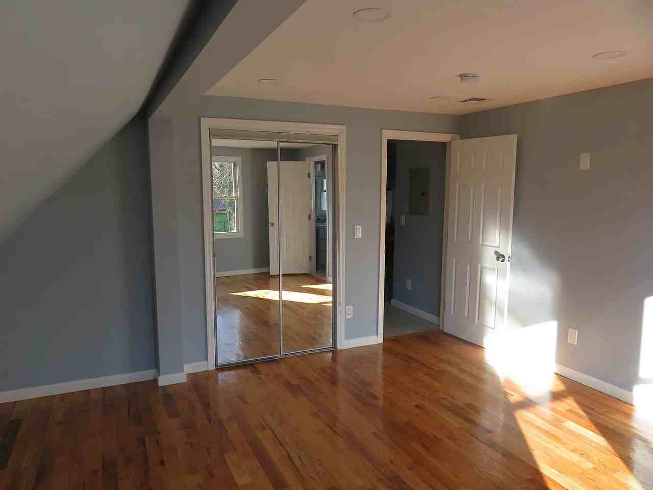 166 Catherine St #2 - Photo 4 of 9