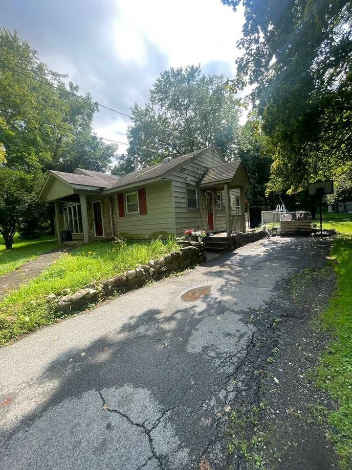 320 High St - Photo 2 of 13