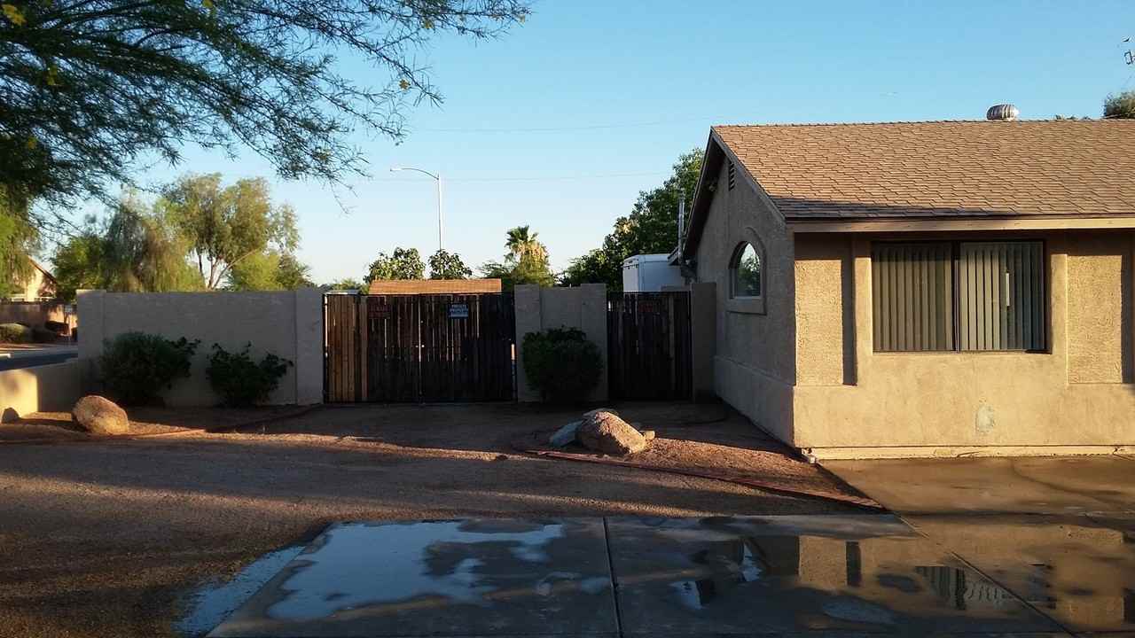 4357 E Desert Ln - Photo 3 of 3