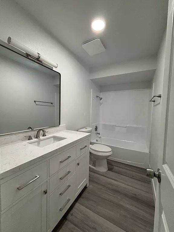 1610 W Civic Center Dr #4 - Photo 2 of 8