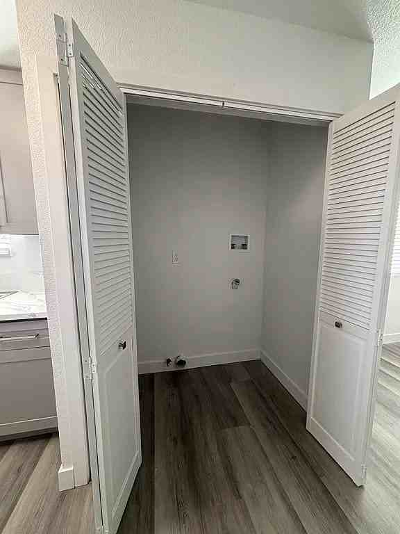 1610 W Civic Center Dr #4 - Photo 5 of 8