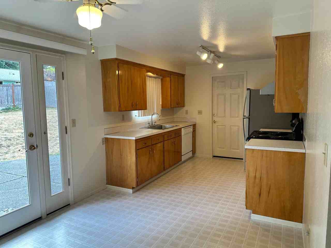 5707 Sunset Ln - Photo 5 of 20
