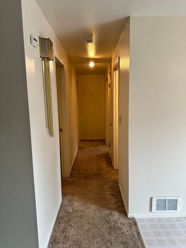 5707 Sunset Ln - Photo 7 of 20