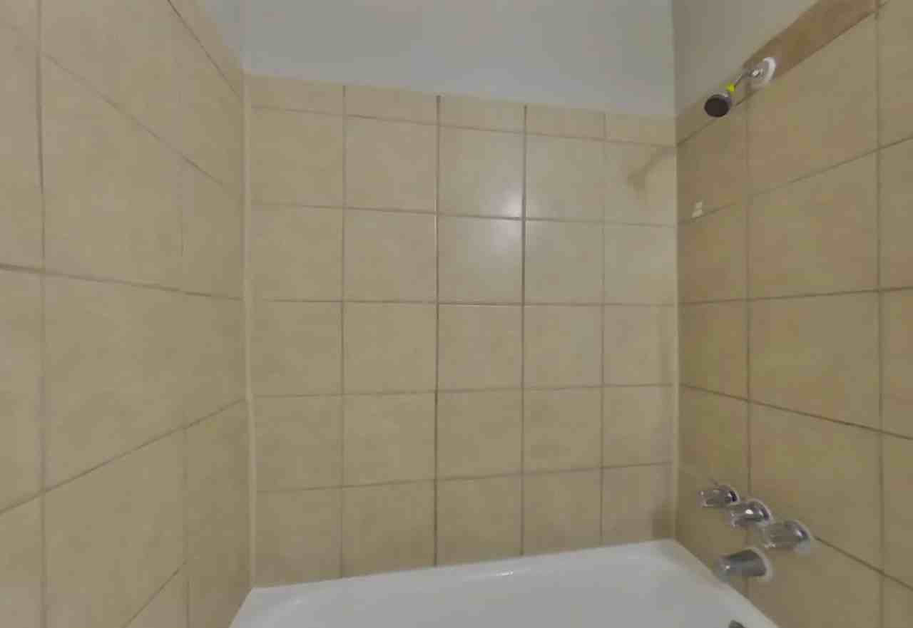 1404 Nw 58th Ave - Photo 5 of 12