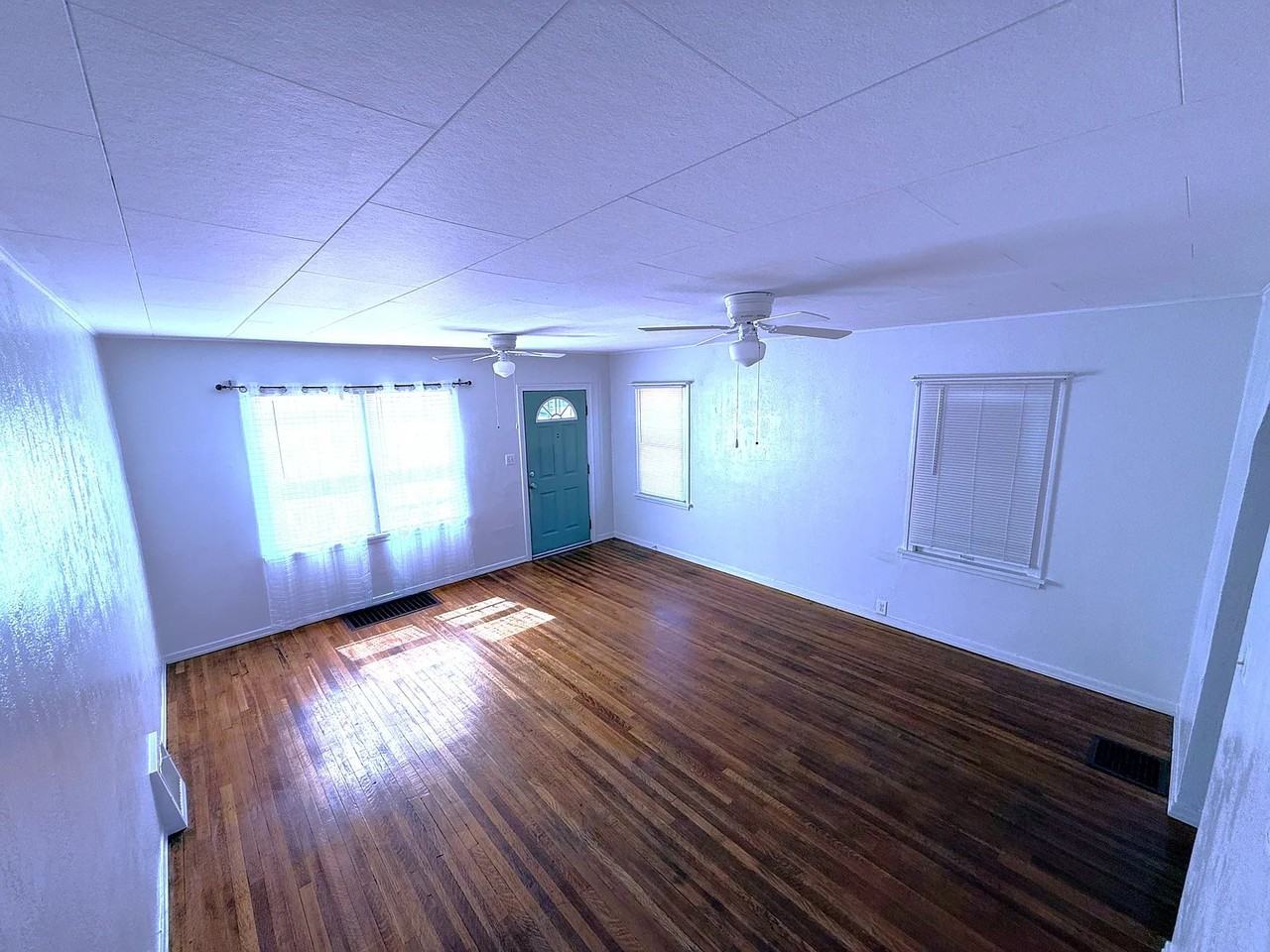 1315 E 4th St #1315 - Photo 4 of 20