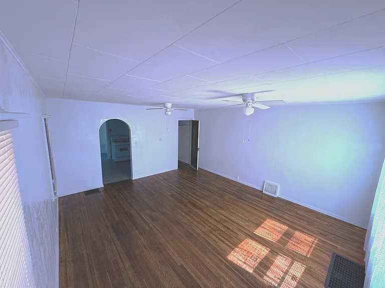 1315 E 4th St #1315 - Photo 5 of 20