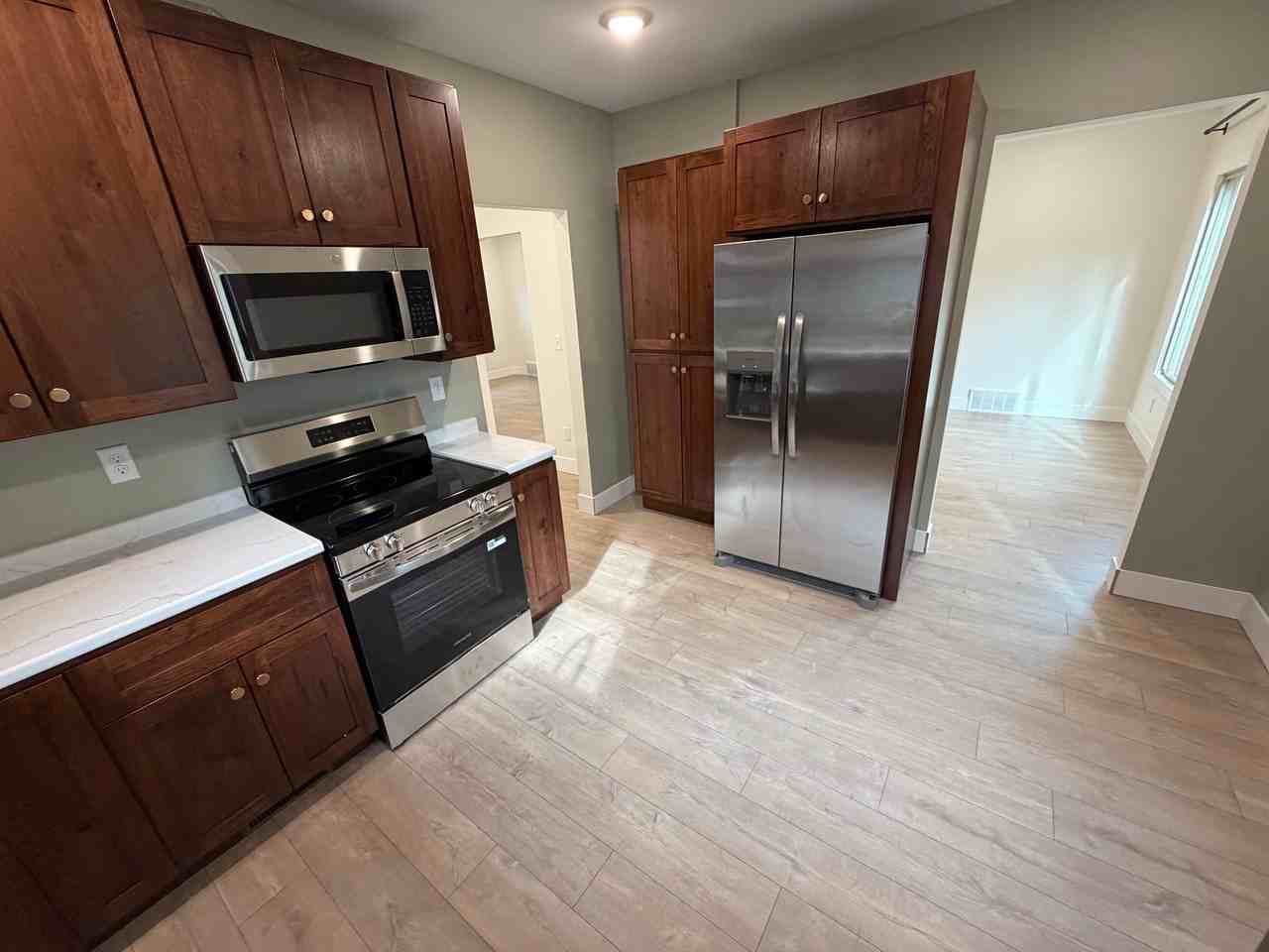 424 Ann St - Photo 2 of 12