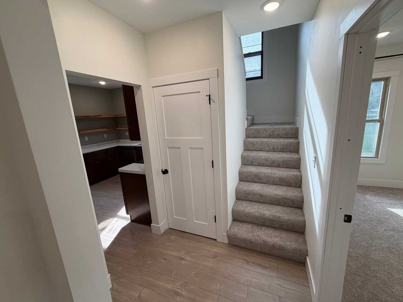 424 Ann St - Photo 6 of 12