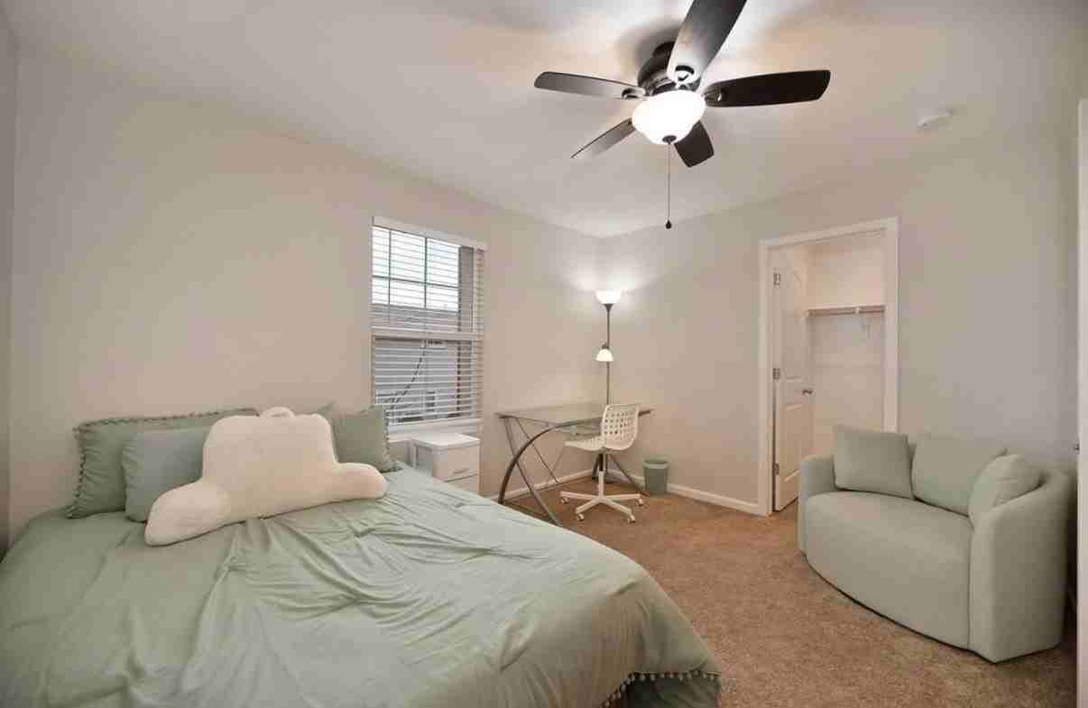 10904 Arrington Dr - Photo 2 of 9