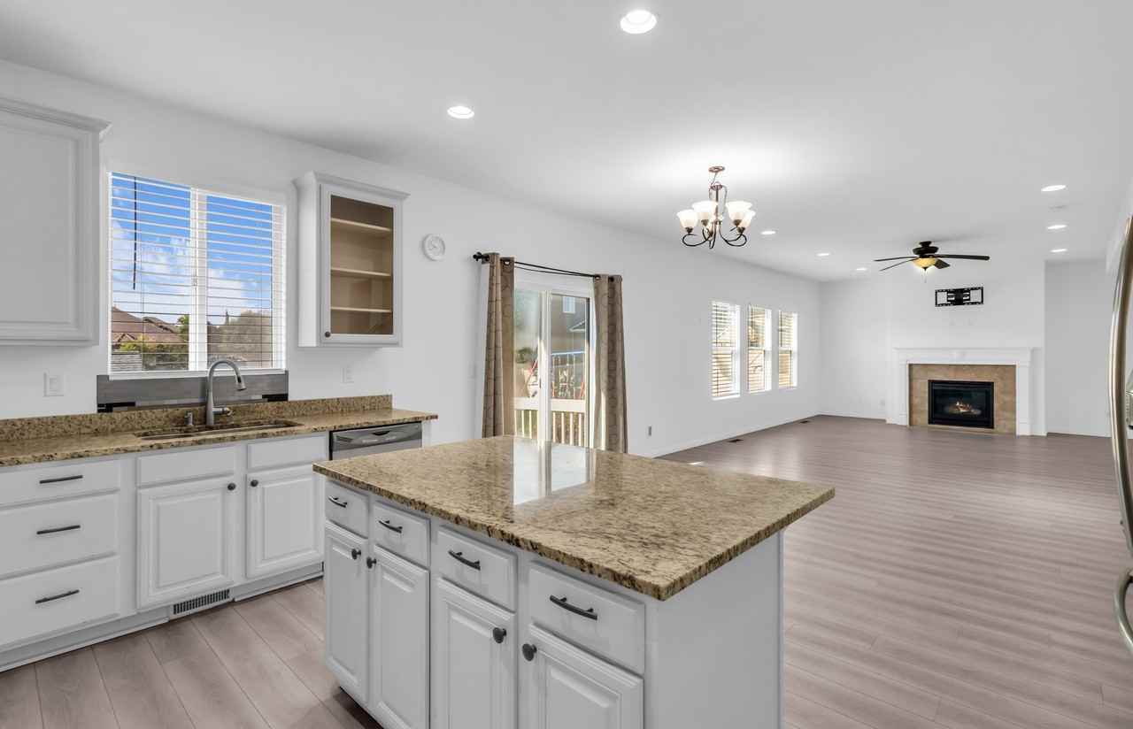 1339 W Rames Rd - Photo 4 of 20