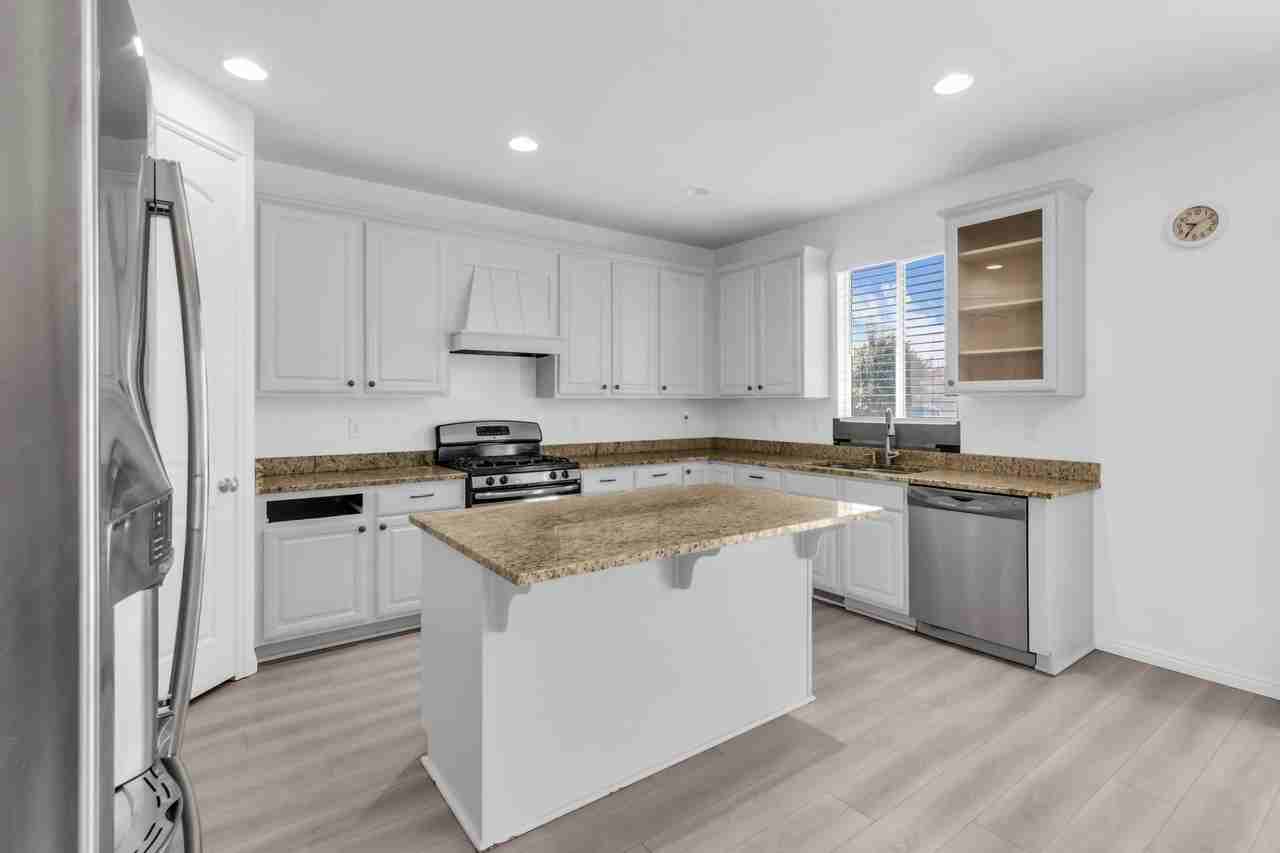 1339 W Rames Rd - Photo 6 of 20