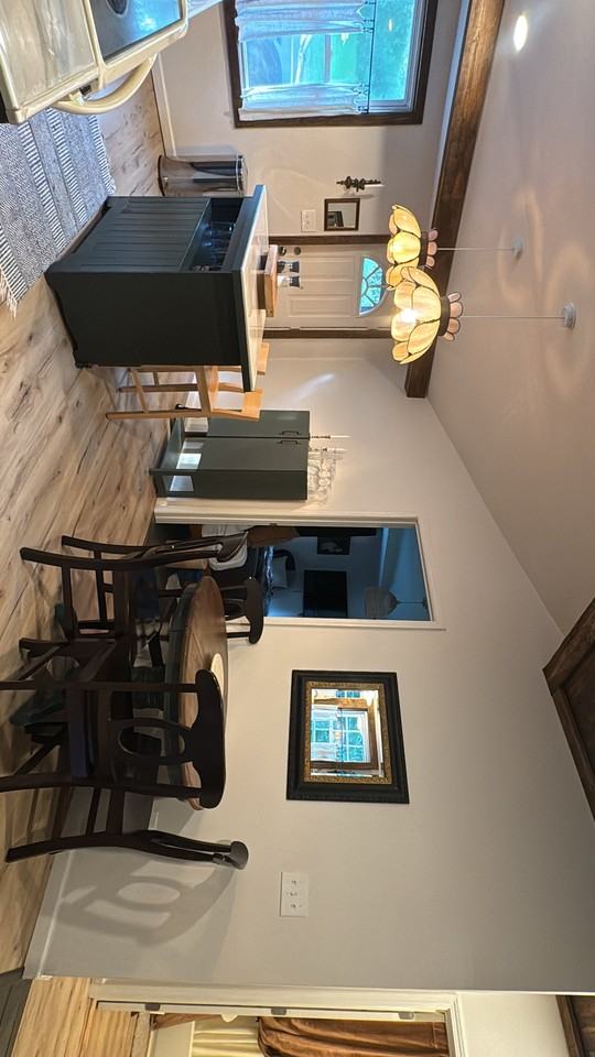 18 Pine St - Photo 2 of 18