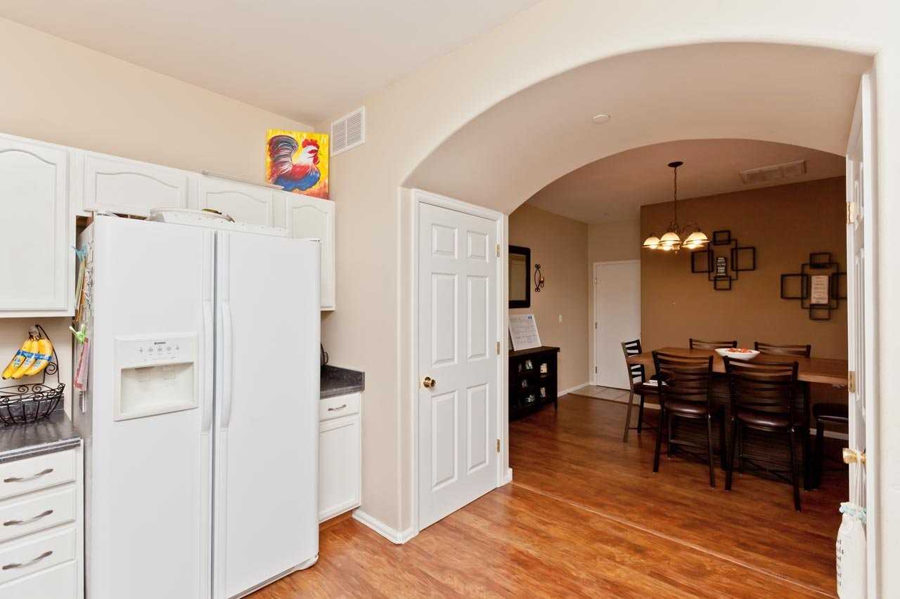 2485 Fountainhead Blvd #F9 - Photo 7 of 12