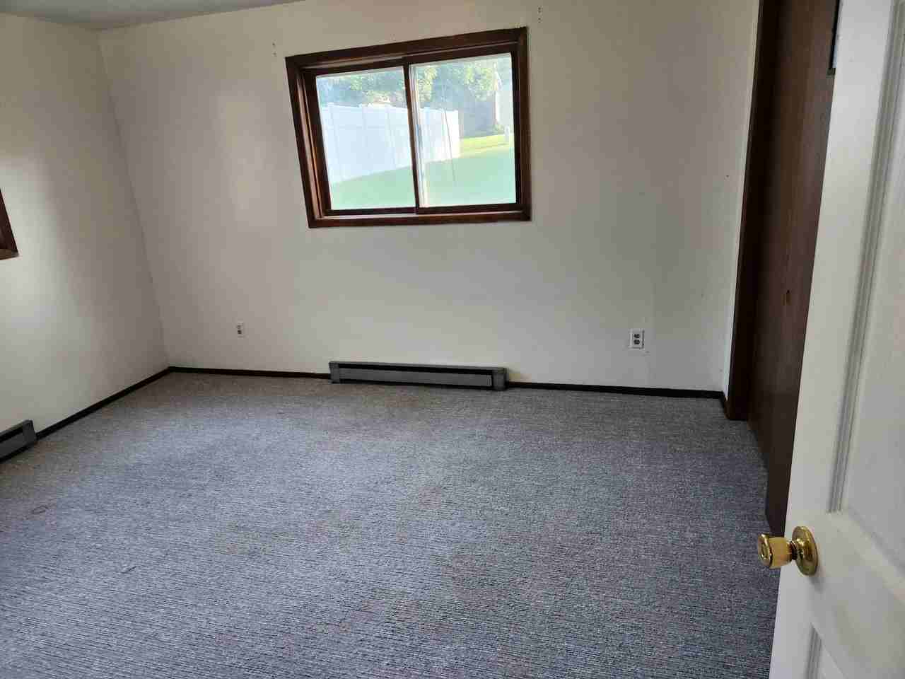 1022 Higby Dr - Photo 7 of 10