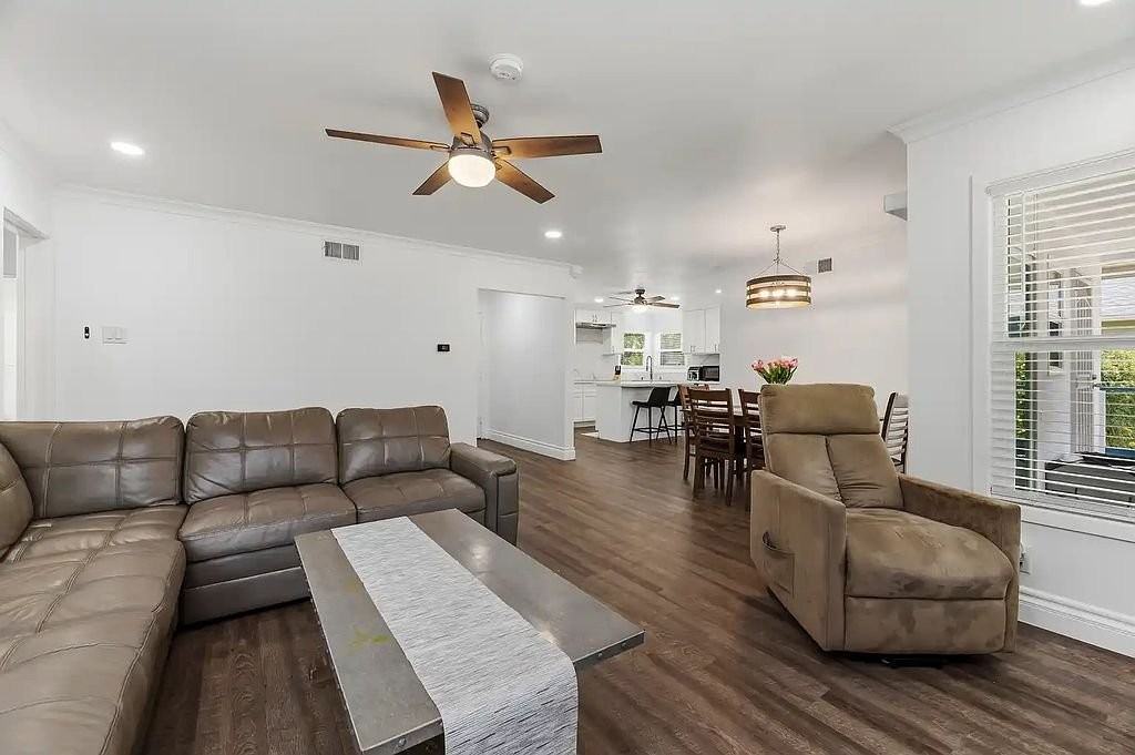 3907 Donald Ave - Photo 6 of 19