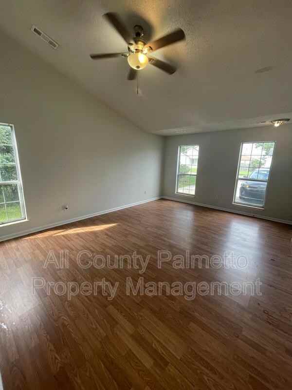 5143 Eastway St - Photo 2 of 6