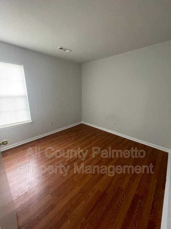5143 Eastway St - Photo 4 of 6