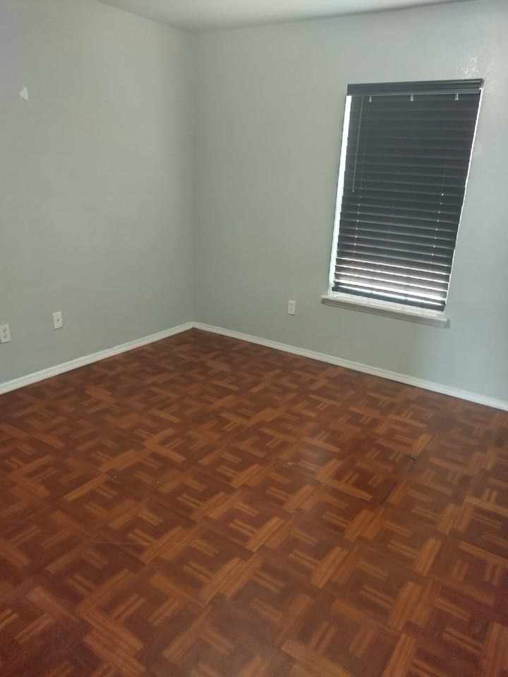 4403 S Roberts St - Photo 3 of 7