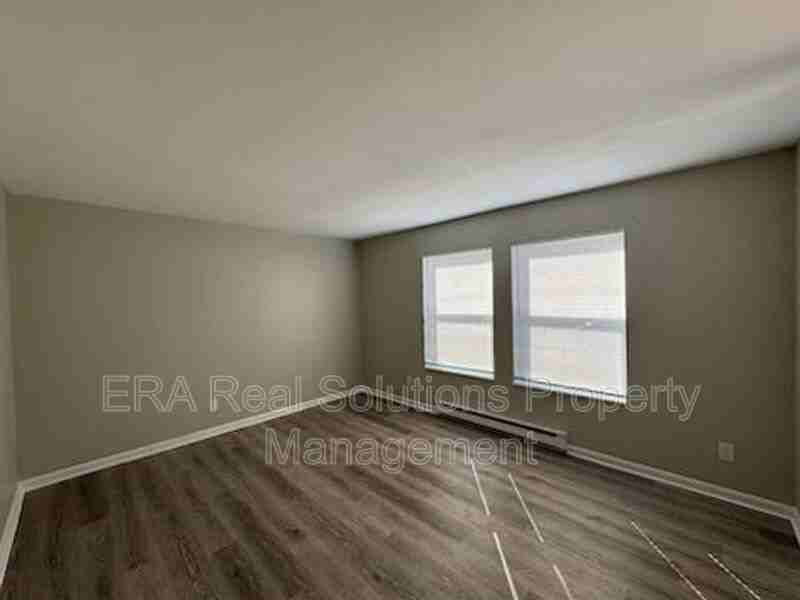 910 Southridge Ave - Photo 2 of 15