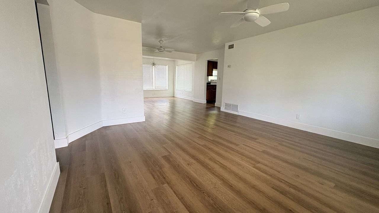 3740 Nw 9th St - Photo 2 of 12