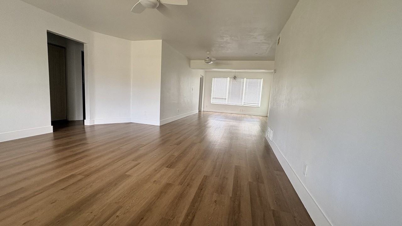3740 Nw 9th St - Photo 4 of 12